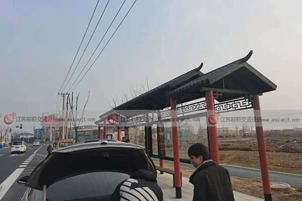 不同类型候车亭站牌广告的选择技巧
